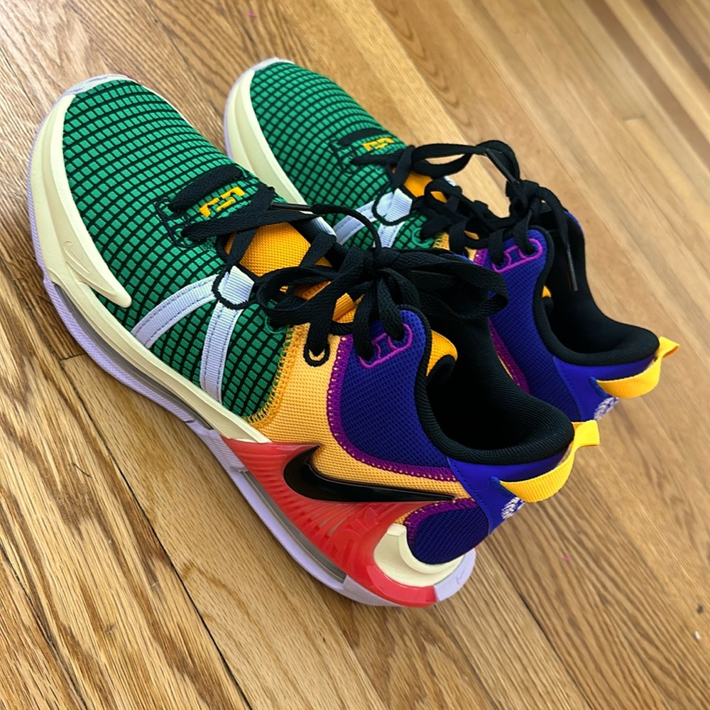 Nike LeBron Witness 7 Basketball Shoes